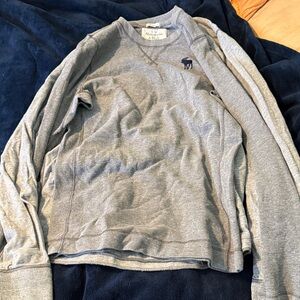 Abercrombie & Fitch Heather Gray Crewneck long sleeve x2